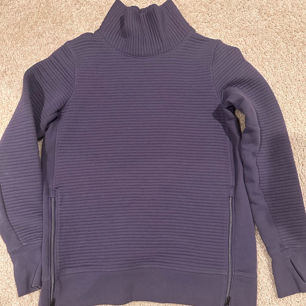 XS all in motion sweatshirt